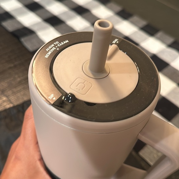 Brand new leakproof Brumate popular color mocha 40oz - Picture 2 of 3